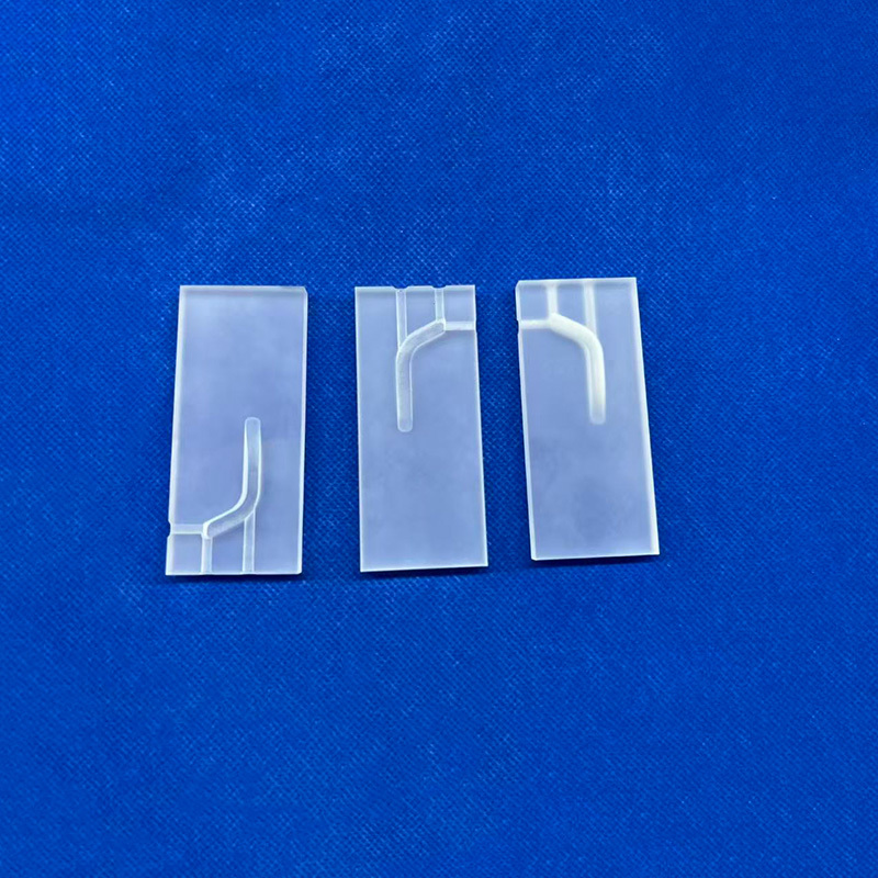 최신 회사 사례 Corrosion Resistance Sandblasted Quartz Sheet for High Temperature Insulation-Mia