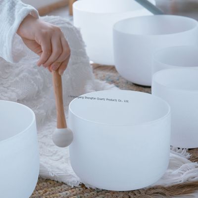 7 차크라 균형 12 음과 높은 온도 저항을 가진 명상을 위한 쿼츠 노래 그릇